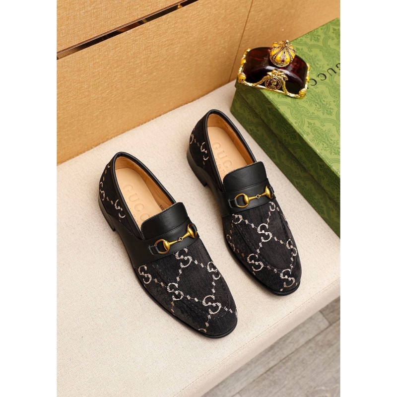 G*u*i leather shoes